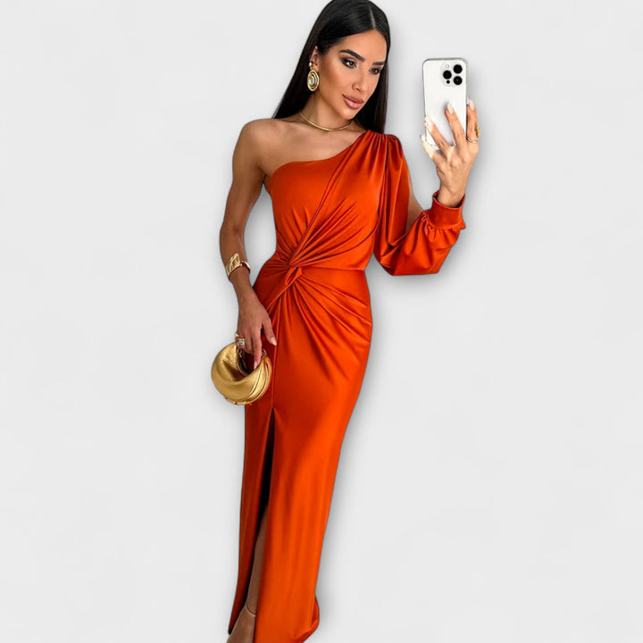 Juli - Elegáns Ruha Kifinomultsággal