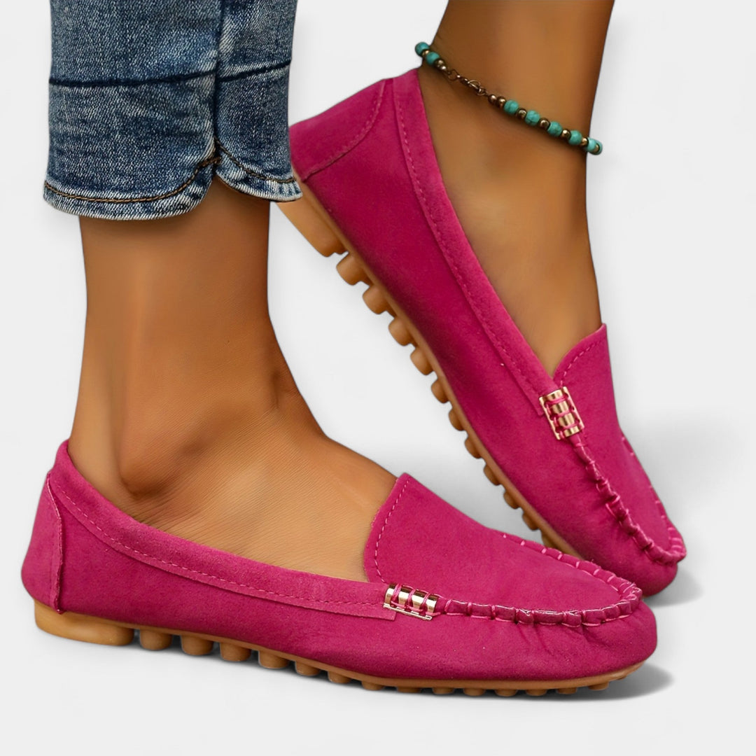 Fém részletekkel ellátott loaferek