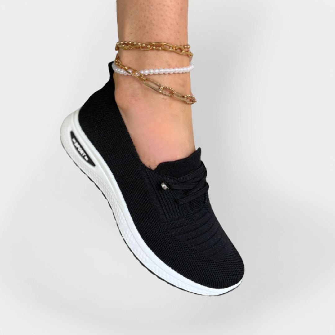 Sportcipők könnyű anyagból és rugalmas talppal