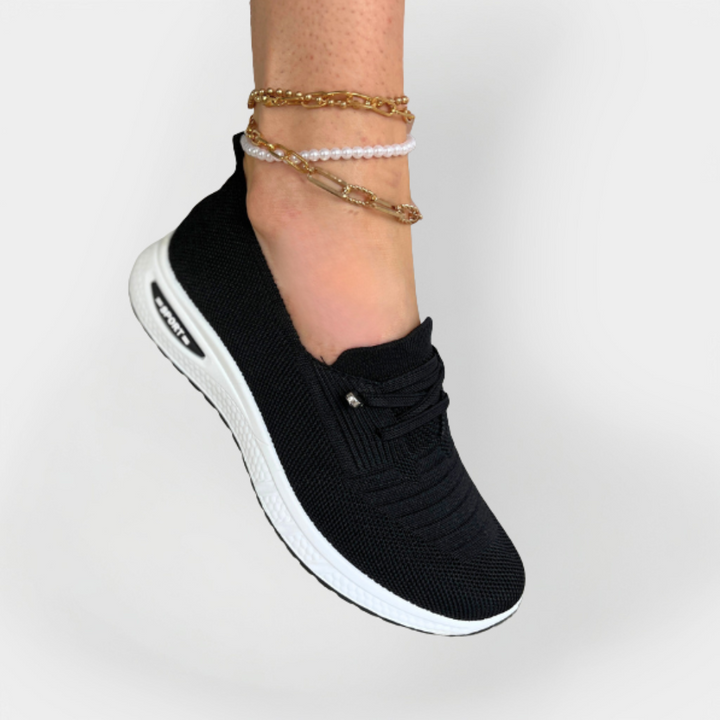 Sportcipők könnyű anyagból és rugalmas talppal