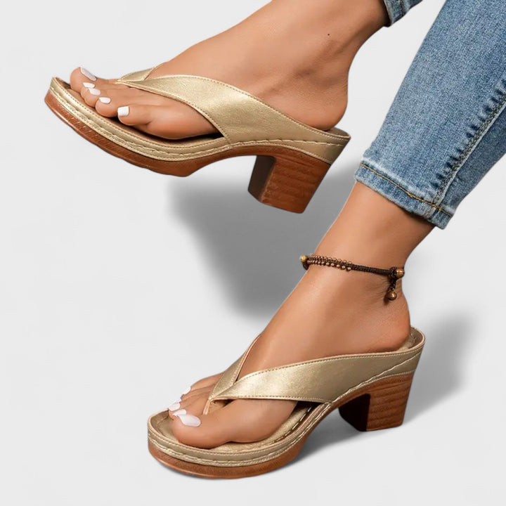 Petra - Ortopéd papucs sarkakkal