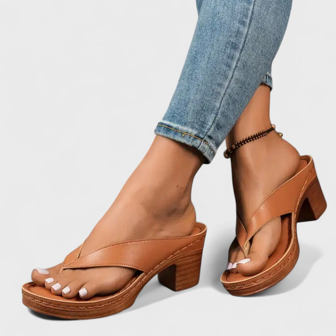 Petra - Ortopéd papucs sarkakkal