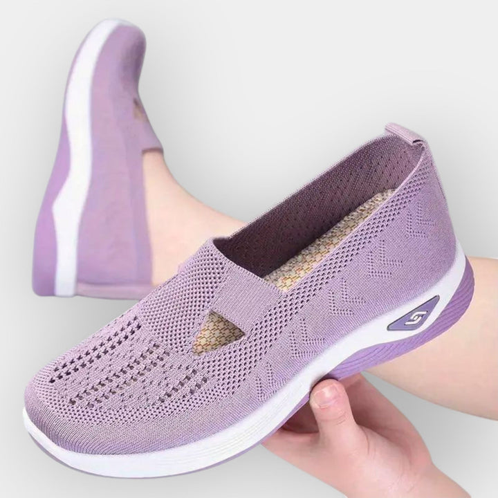 Anatómiai cipők légáteresztő dizájnnal