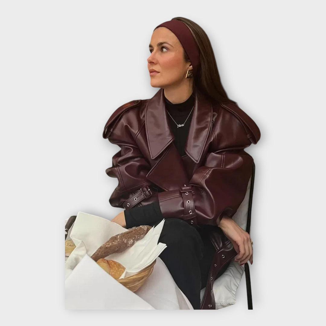 Bőrkabát Övvel és Modern Részletekkel