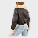 Modern bőrkabát béléssel és övvel