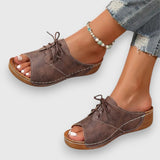 Saszkia – Vintage stílusú szandál