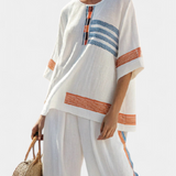 Fehér Daisy etnikai szettek kék és narancssárga részletekkel – egyedi és élénk stílus