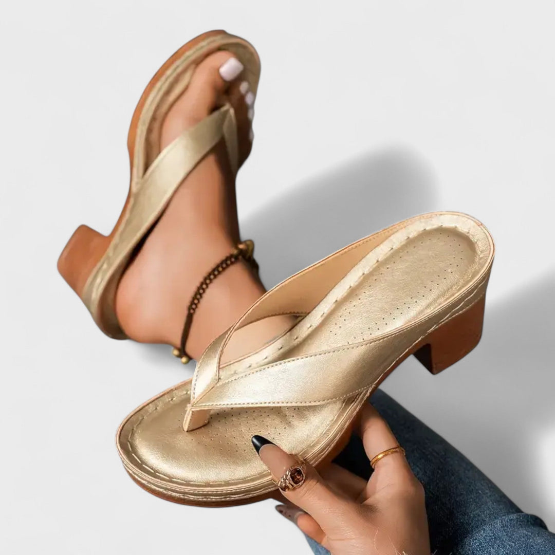 Petra - Ortopéd papucs sarkakkal